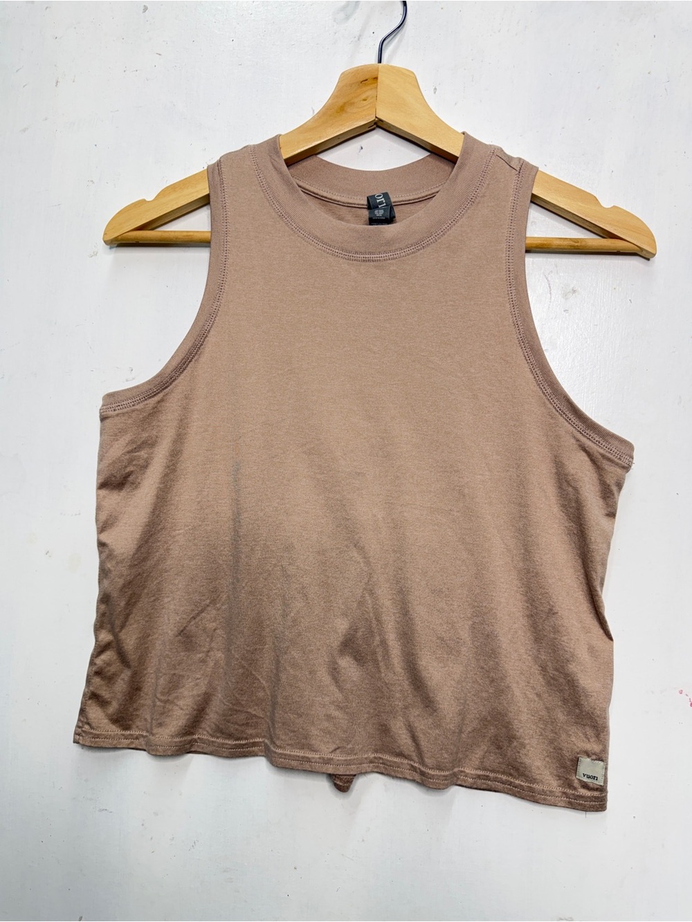 Vuori Women's Tank Top‎ in Taupe